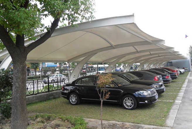 膜結(jié)構(gòu)車棚有哪些特點(diǎn)？